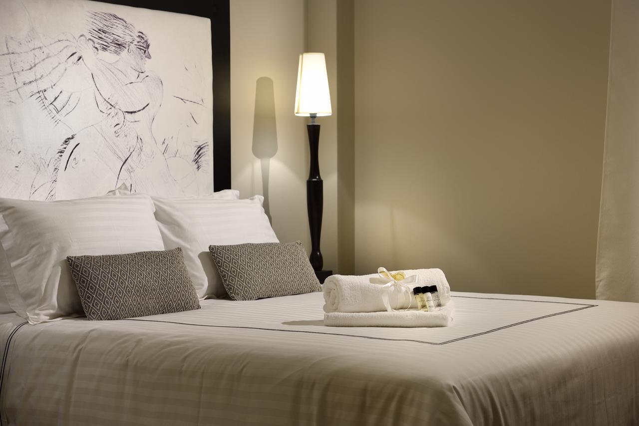 Altius Lodge By K&K Athens Ngoại thất bức ảnh